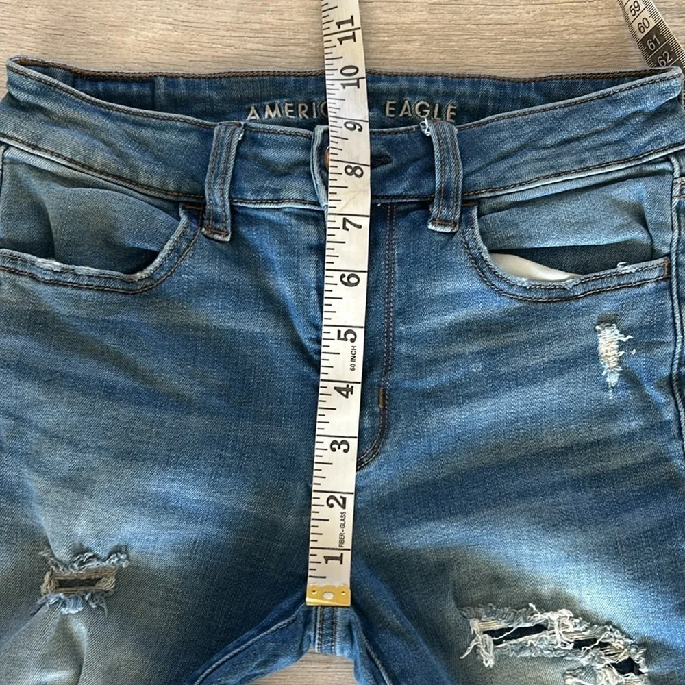 American Eagle hi rise jegging jeans size 2 distressed